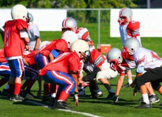 kids playing American football