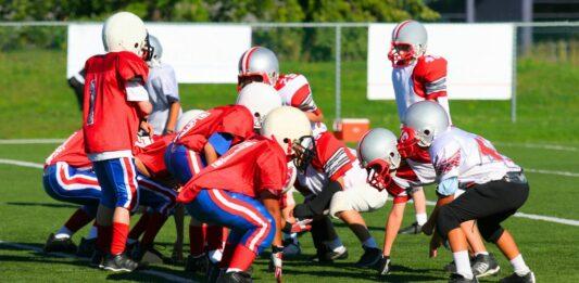 kids playing American football
